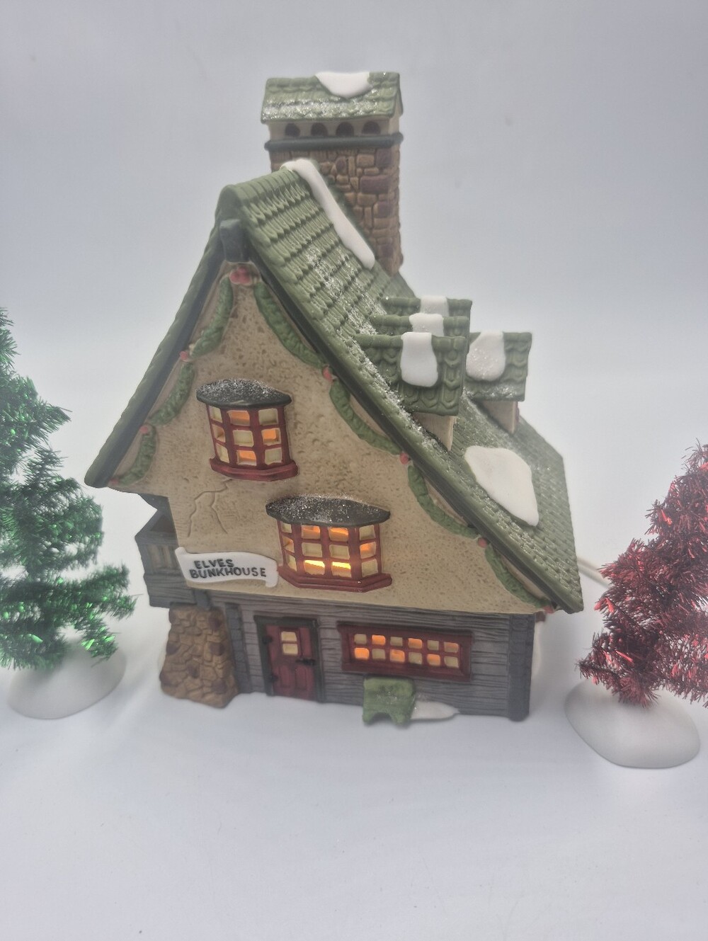 Department 56 North pole village Elves, bunk house